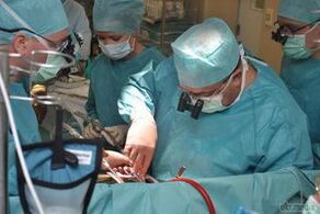 Surgical treatment of pelvic varicose veins